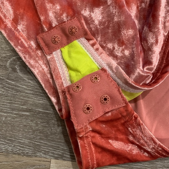 NWT Yitty Plusshy Asymetrical Bodysuit large - Picture 9 of 10